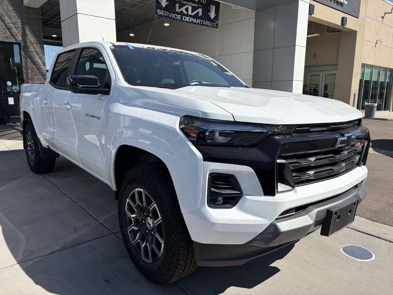 Used 2026 Chevrolet Colorado Z71 w/ Technology Package AWD/4WD image 2