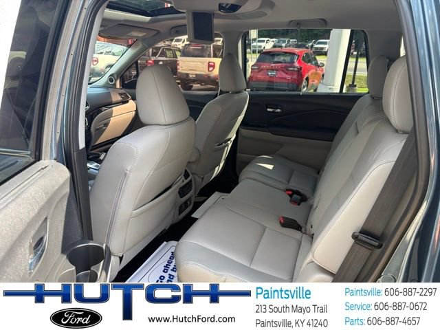 Used 2019 Honda Pilot Touring image 11