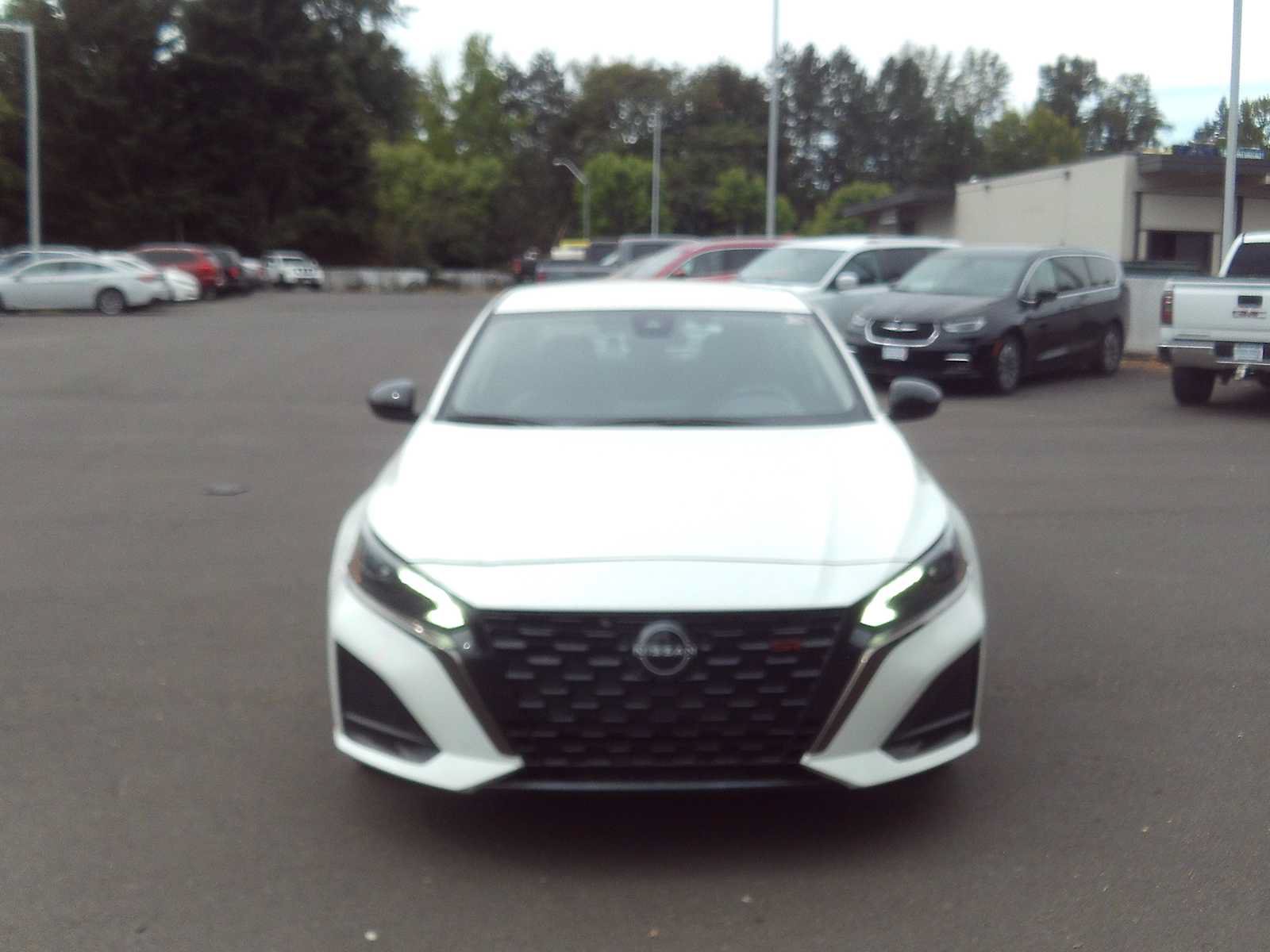 Used 2024 Nissan Altima 2.5 SR FWD image 8