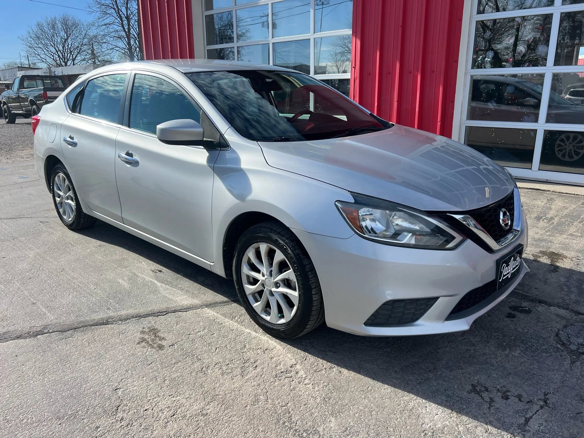 Used 2019 Nissan Sentra SV image 2