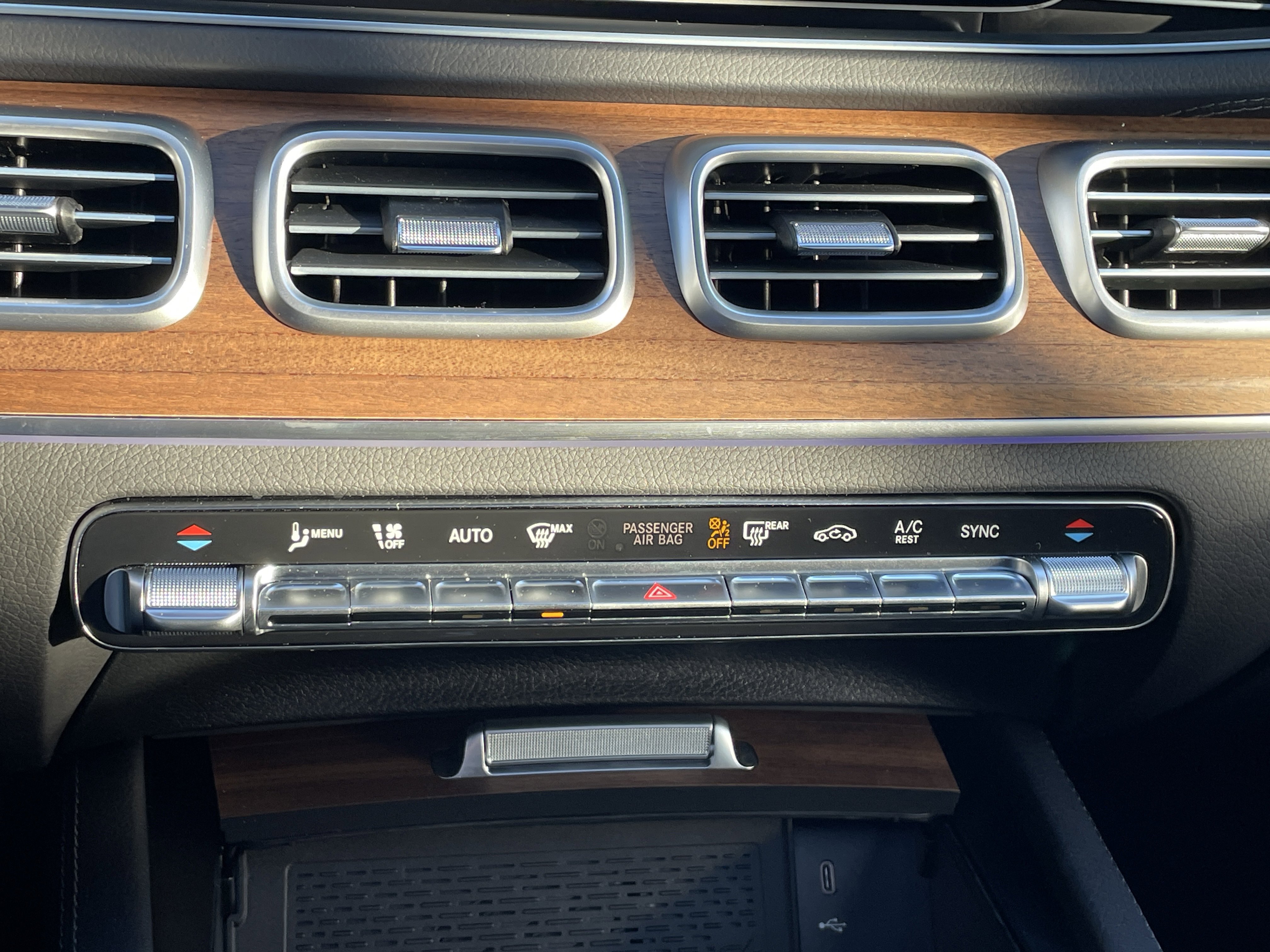 Certified 2025 Mercedes-Benz GLS 450 4MATIC image 35