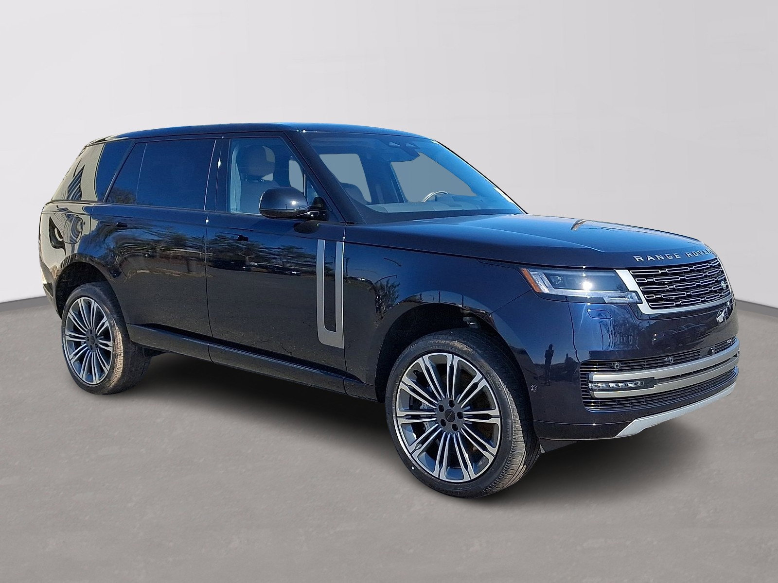 New 2026 Land Rover Range Rover Long Wheelbase SE image 2
