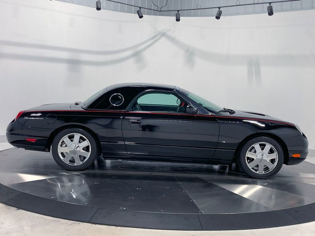 Used 2003 Ford Thunderbird image 33