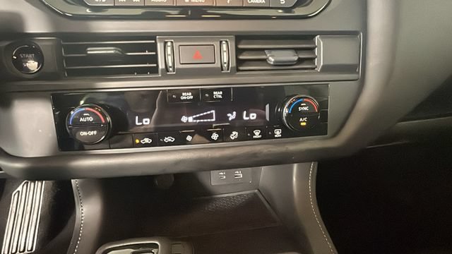 Used 2025 Nissan Pathfinder S AWD/4WD image 23