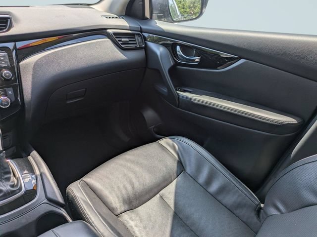 Used 2022 Nissan Rogue Sport SL FWD image 17