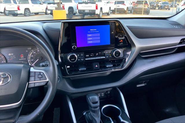 Certified 2023 Toyota Highlander L image 6