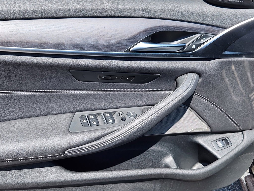 Used 2022 BMW 540i xDrive w/ Premium Package image 26