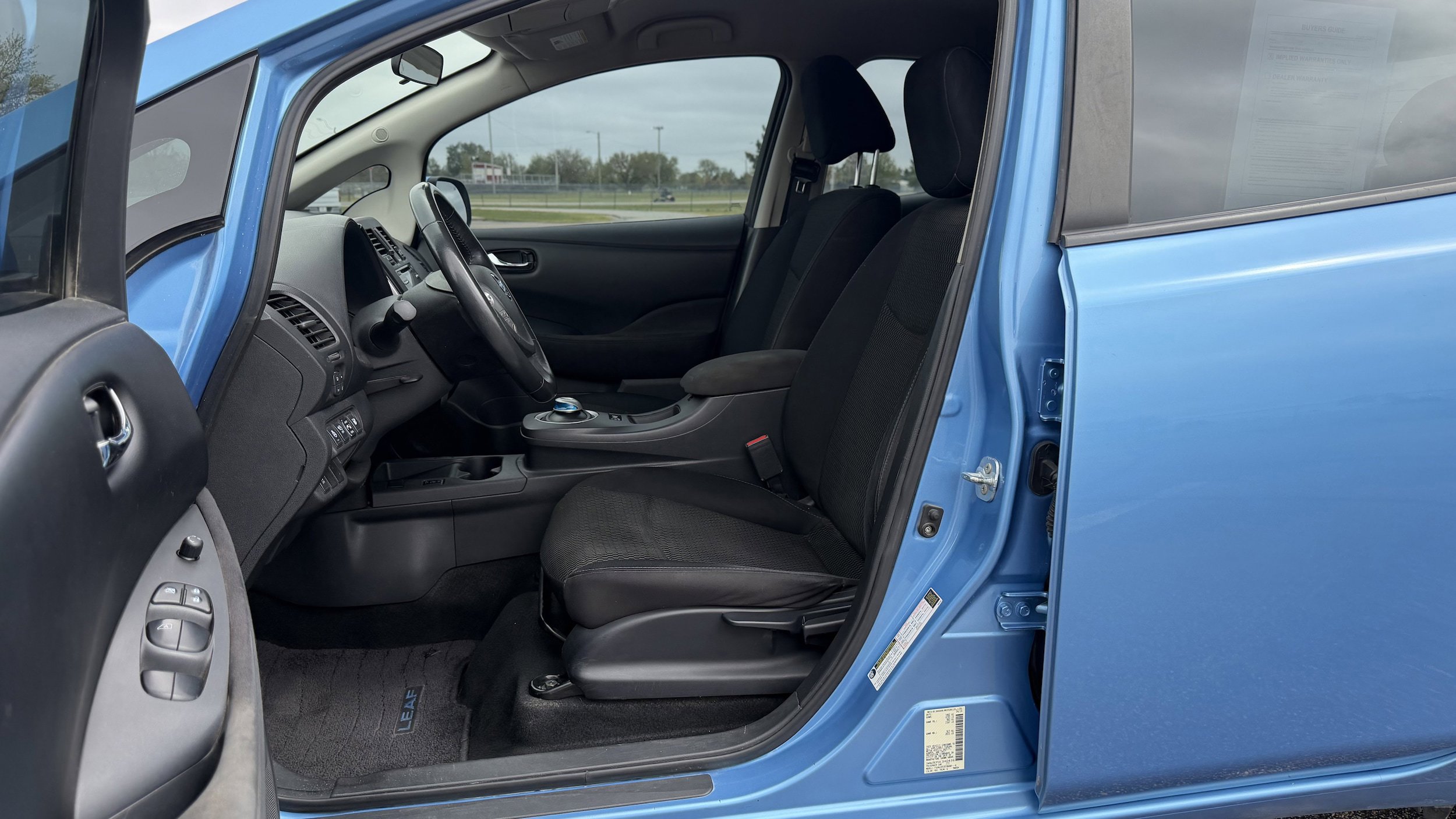 Used 2014 Nissan Leaf S FWD image 15