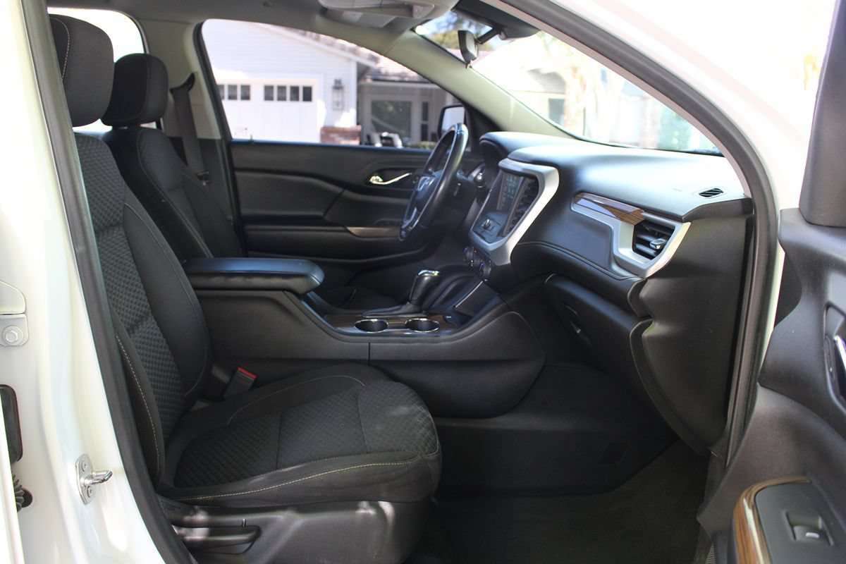 Used 2018 GMC Acadia SLE FWD image 19
