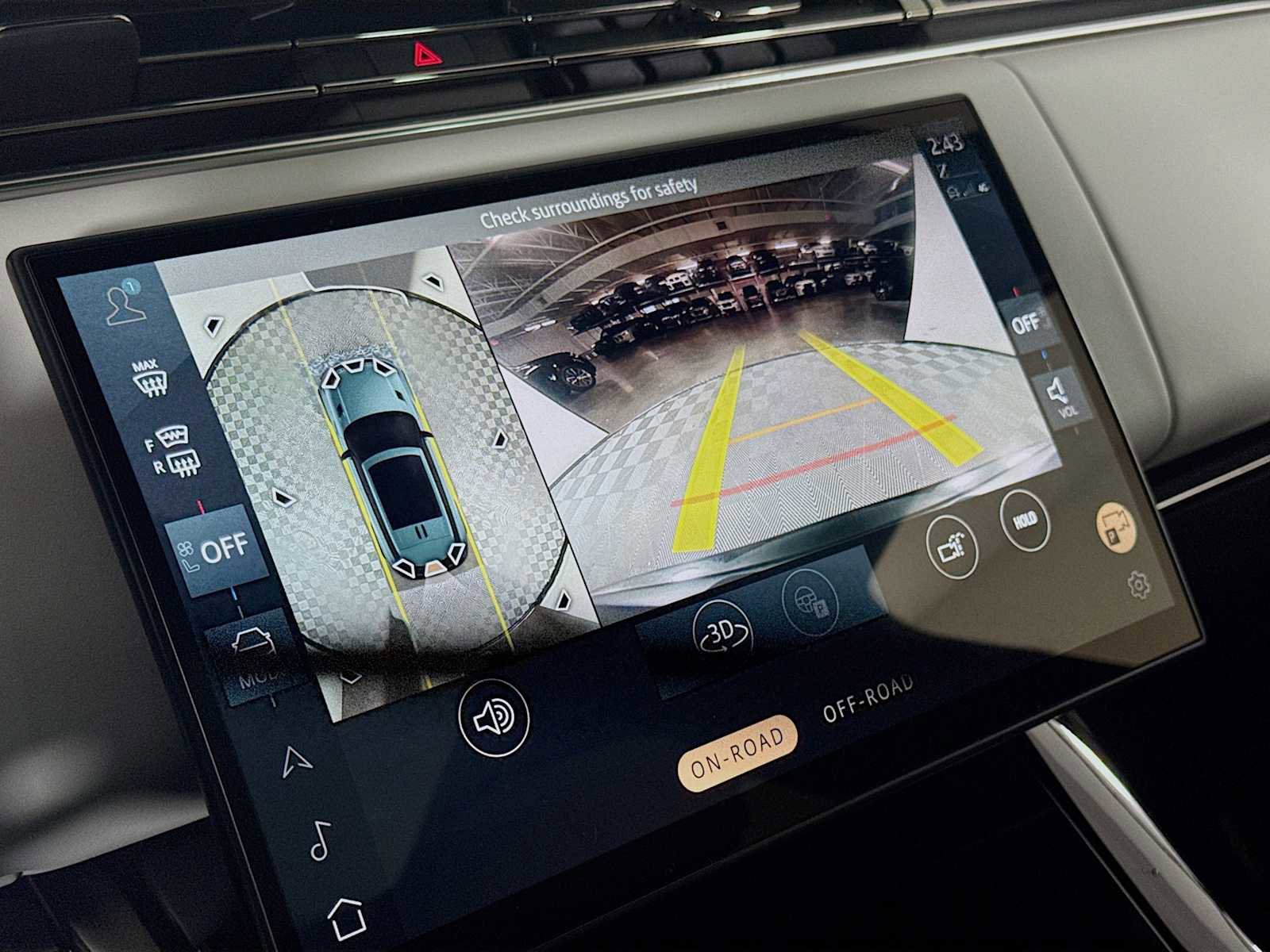 Used 2024 Land Rover Range Rover Sport SE image 17