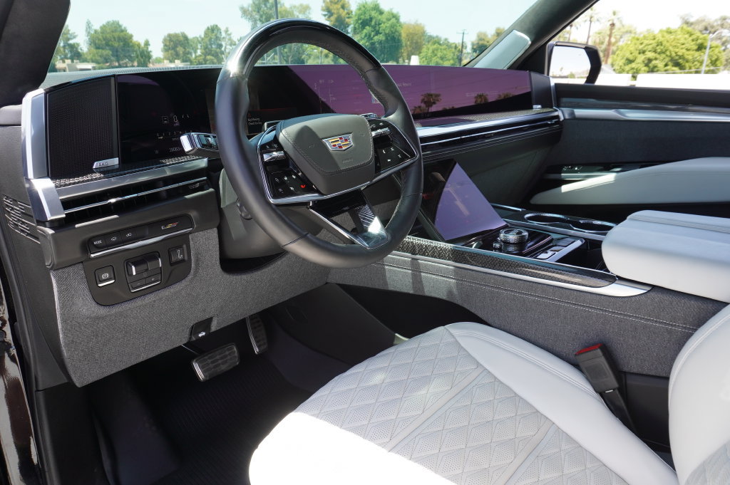 Certified 2025 Cadillac Escalade ESV V AWD/4WD image 21