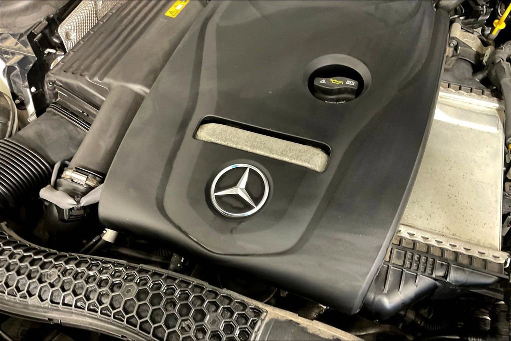 Used 2018 Mercedes-Benz GLC 300 4MATIC image 32