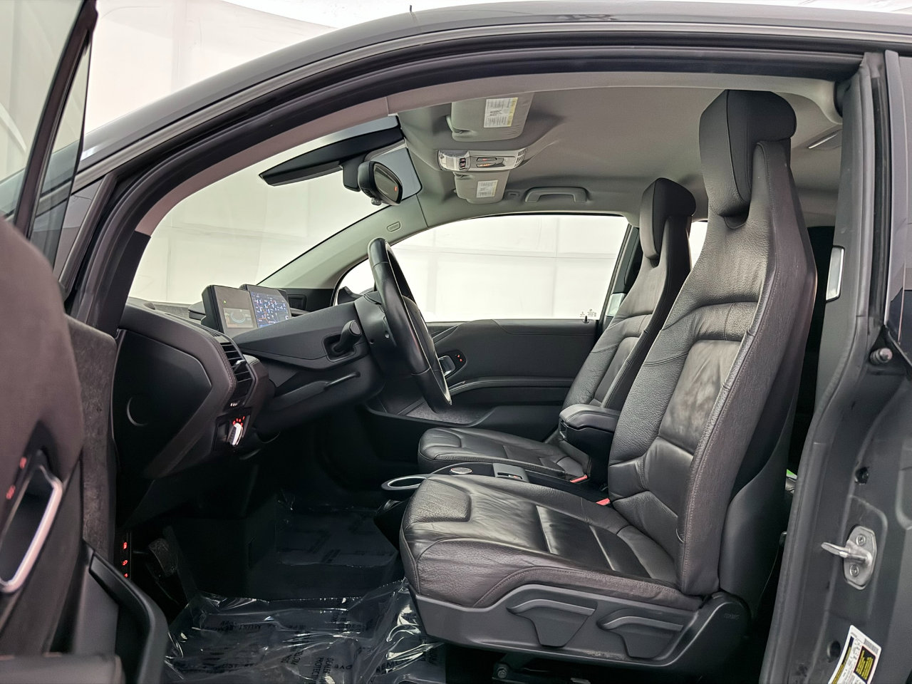 Used 2017 BMW i3 w/ Range Extender image 18