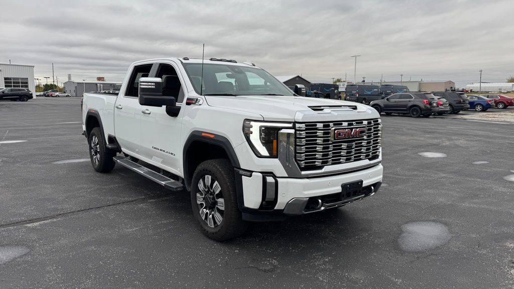 Used 2024 GMC Sierra 2500 Denali w/ Technology Package AWD/4WD image 1