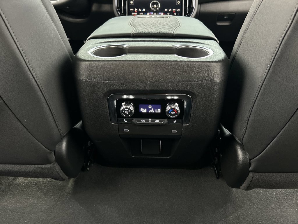 Used 2026 GMC Yukon AT4 AWD/4WD image 21
