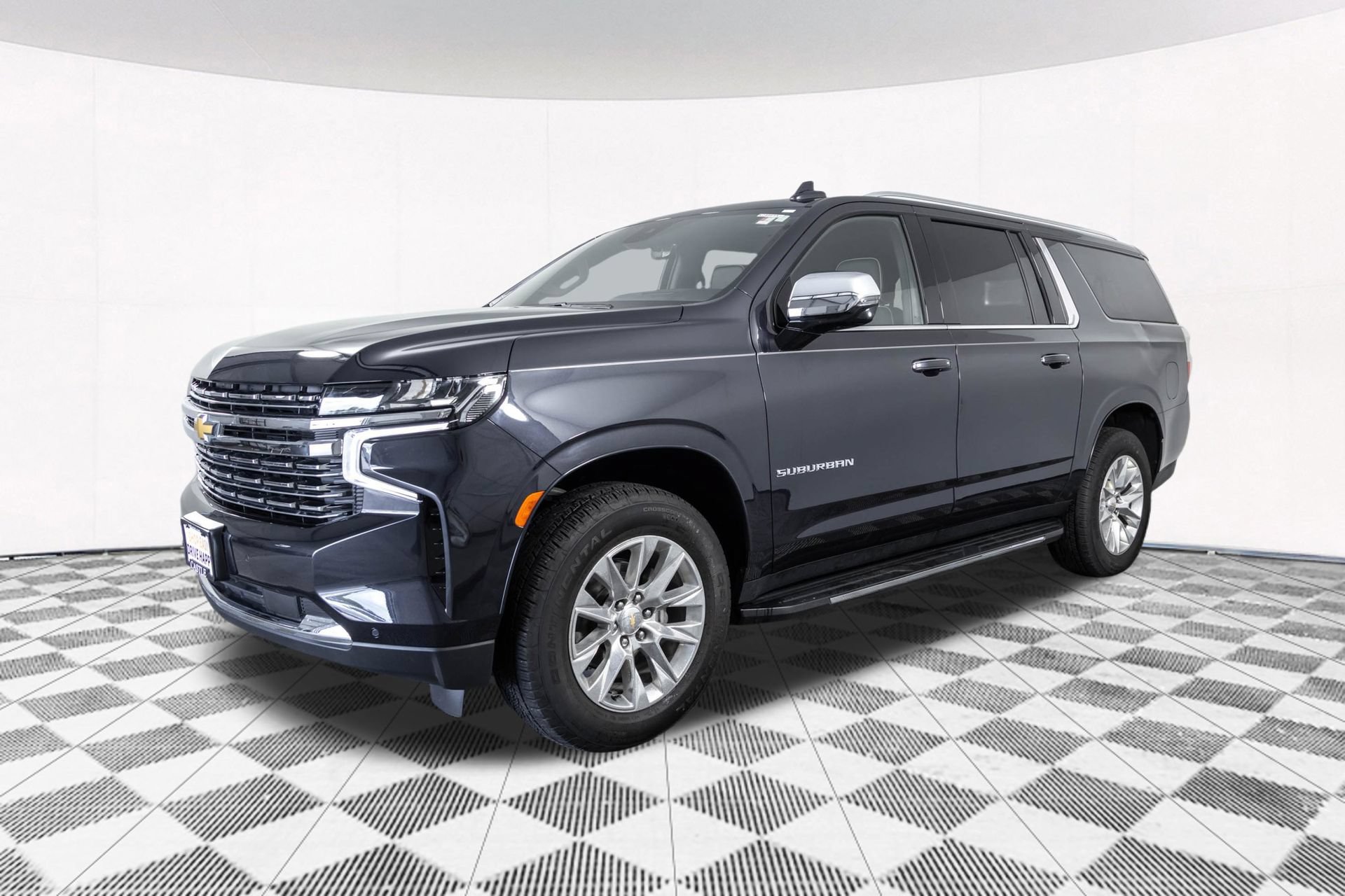 Used 2024 Chevrolet Suburban Premier w/ Premium Package AWD/4WD image 14