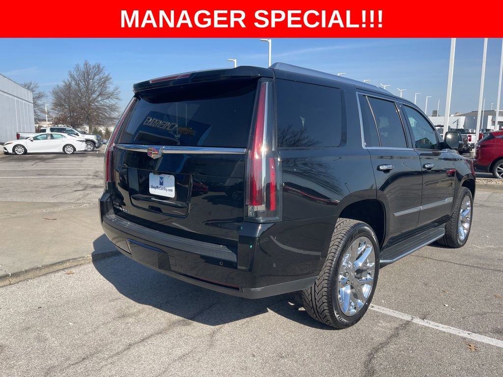 Used 2019 Cadillac Escalade Premium Luxury AWD/4WD image 3