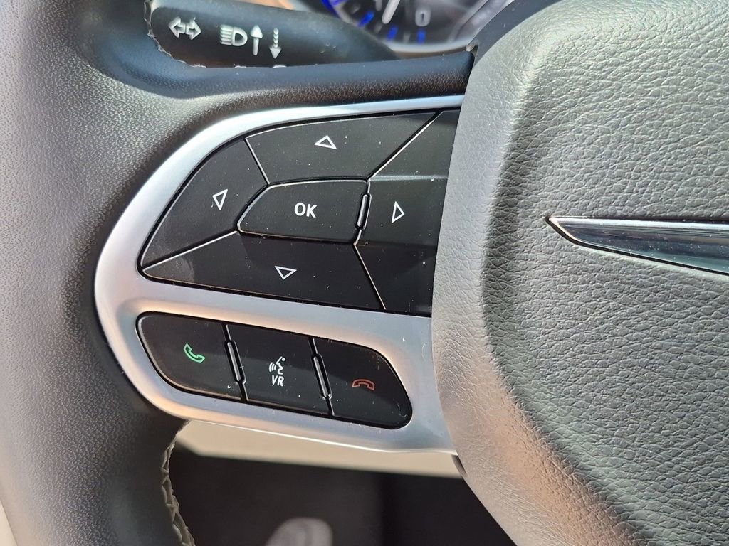 Certified 2023 Chrysler Pacifica Touring-L FWD image 17
