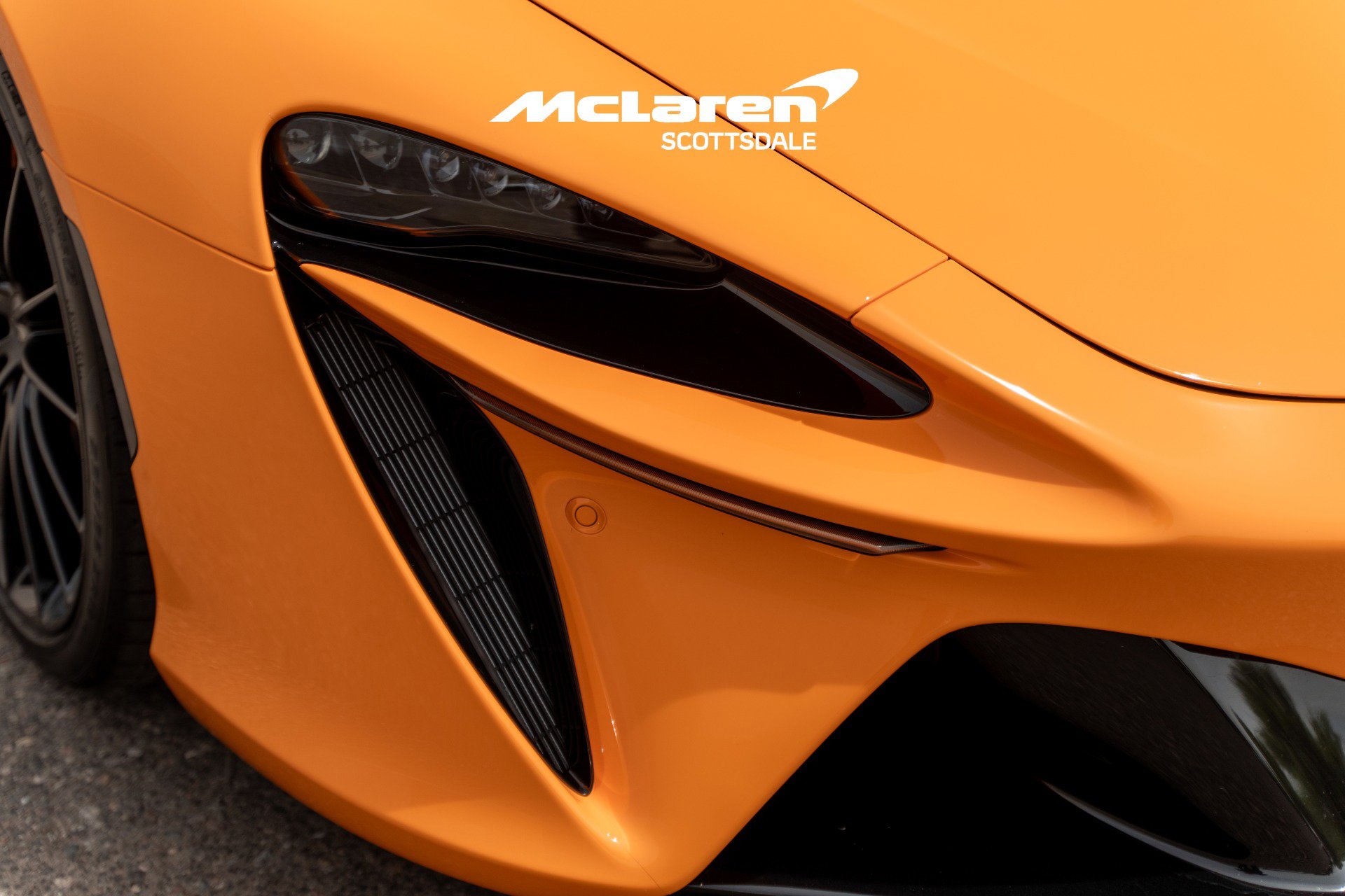 Used 2026 McLaren Artura Spider RWD image 18
