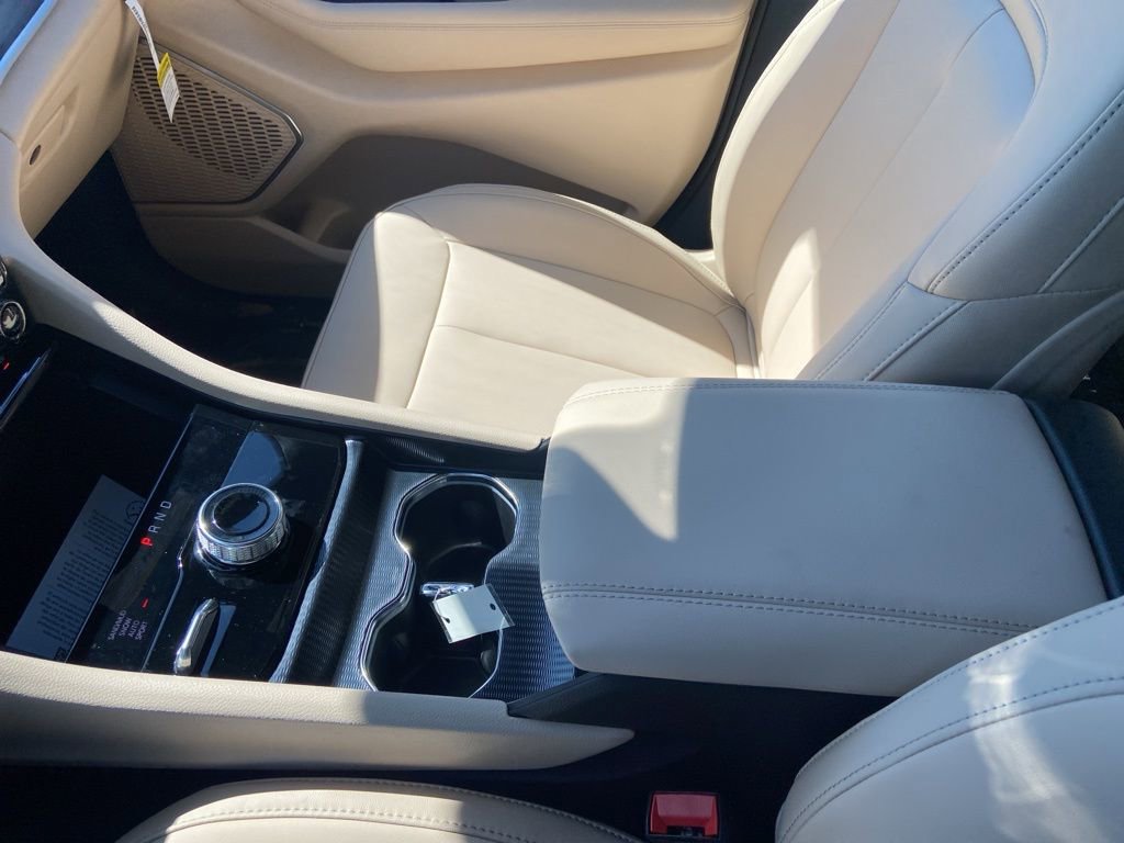 New 2025 Jeep Grand Cherokee L Limited w/ Black Appearance Package image 24
