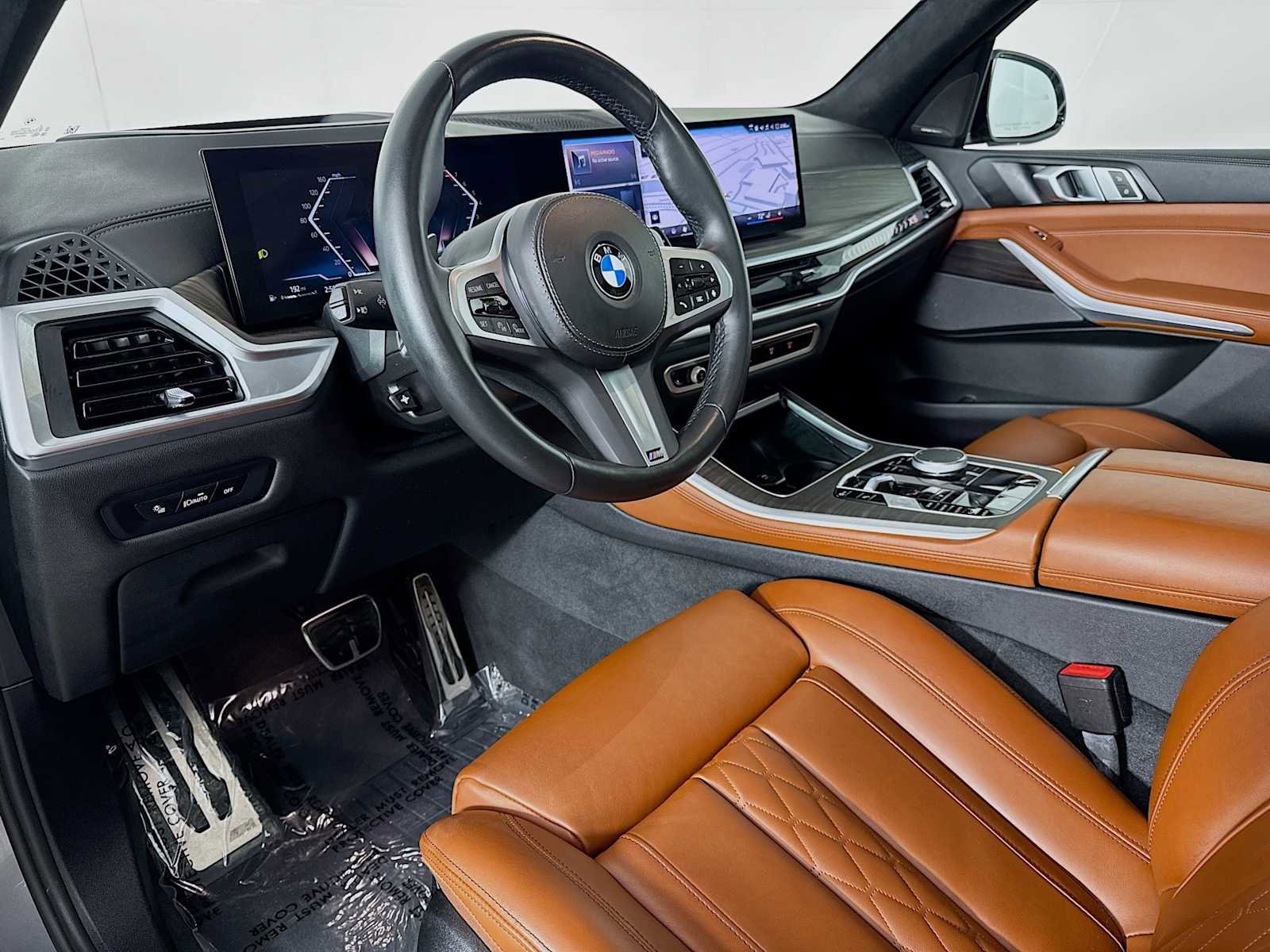 Used 2024 BMW X5 xDrive40i w/ M Sport Package image 9