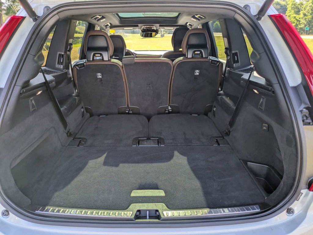 Used 2022 Volvo XC90 T6 Momentum AWD/4WD image 13