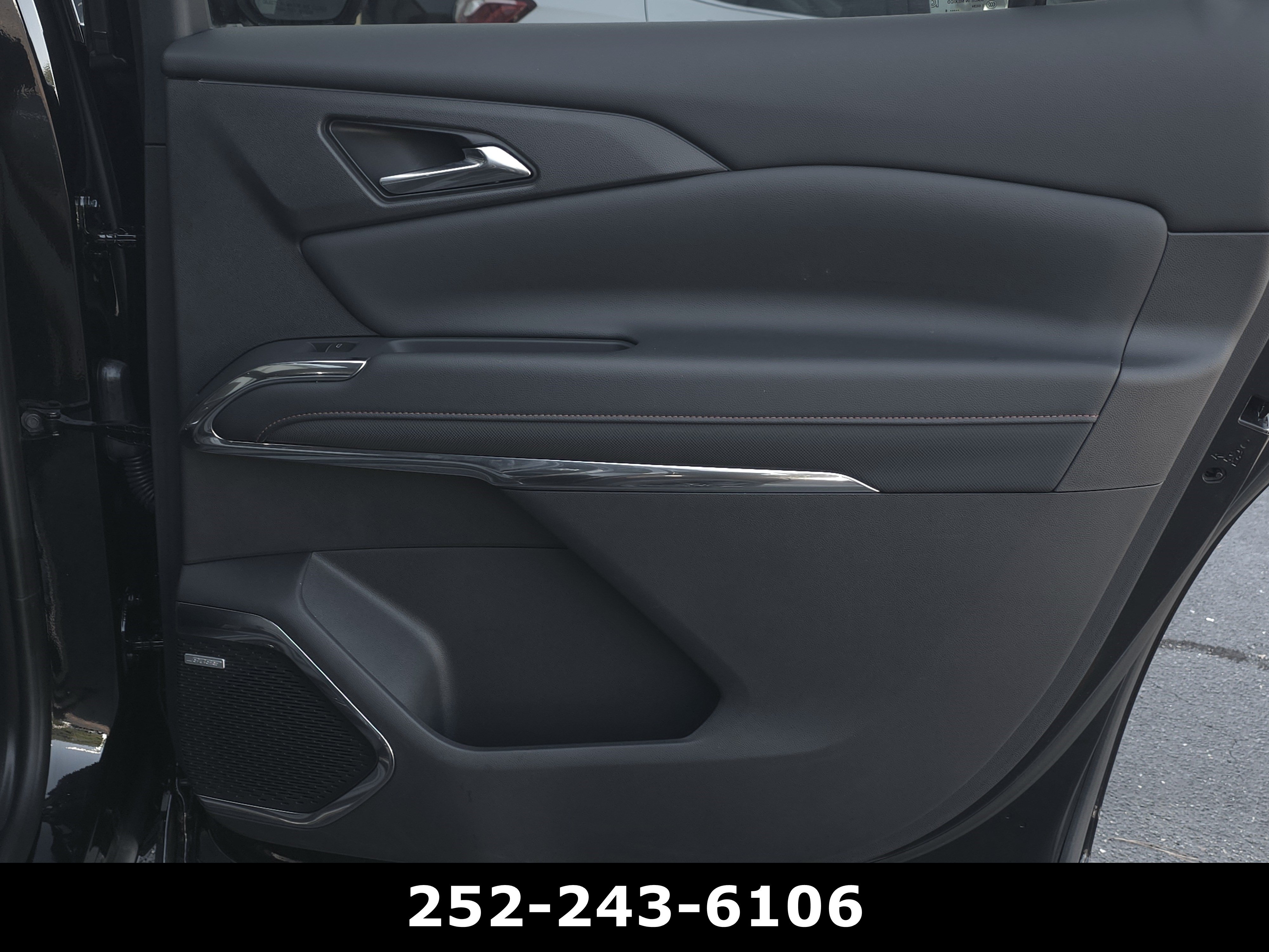 Used 2026 Chevrolet Traverse RS FWD image 48