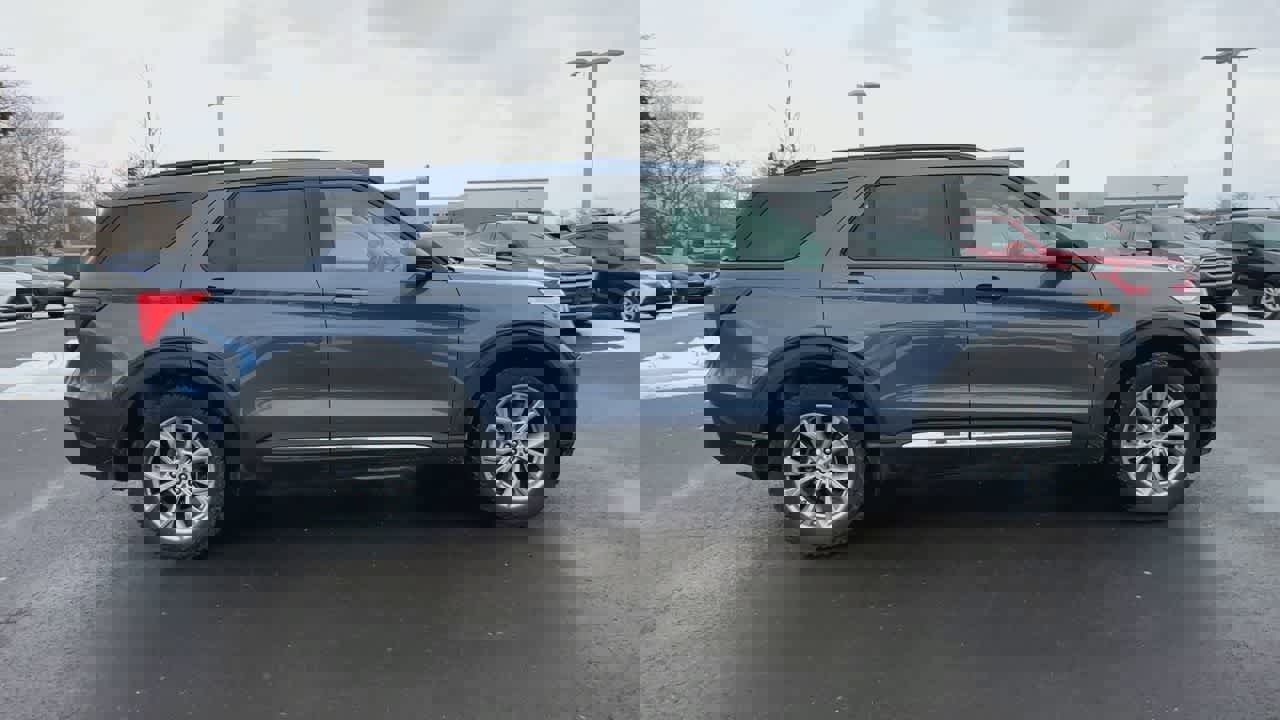 Used 2021 Ford Explorer XLT w/ Equipment Group 202A image 9