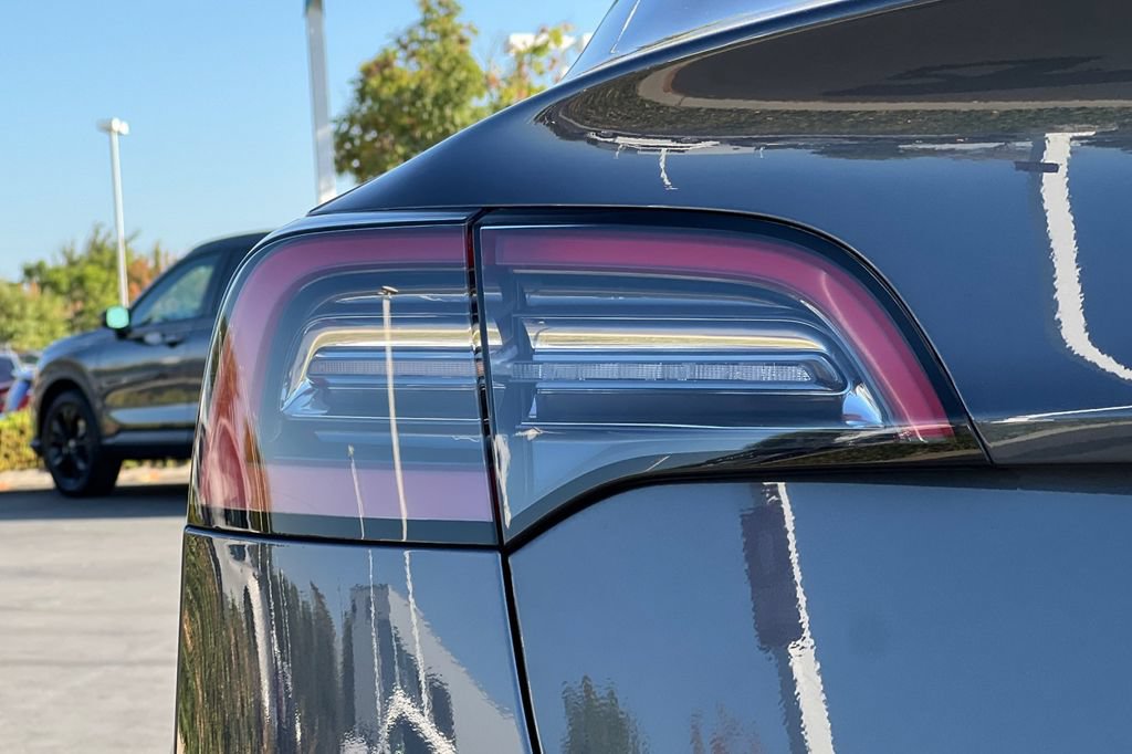 Used 2023 Tesla Model 3 Standard Range RWD image 25