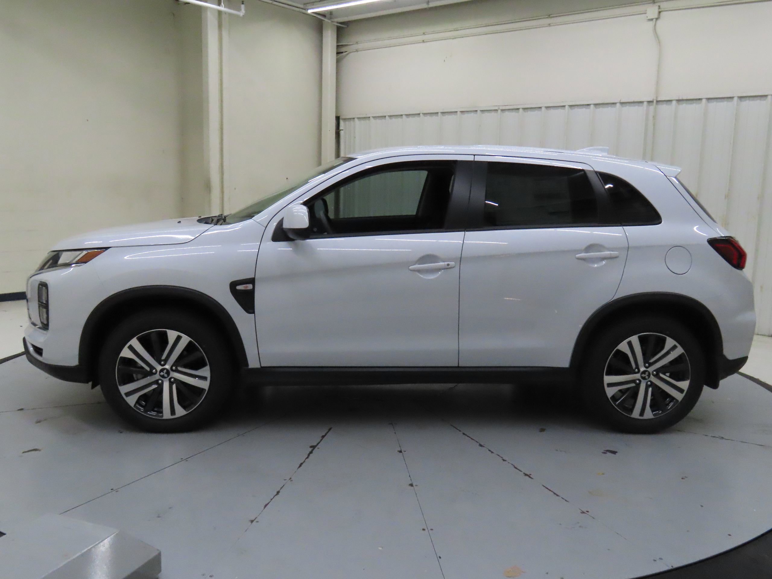 New 2025 Mitsubishi Outlander Sport ES image 6