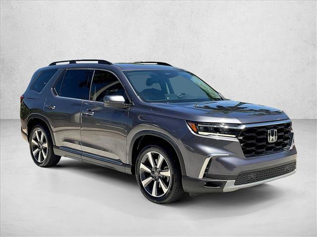 Used 2023 Honda Pilot Touring image 11