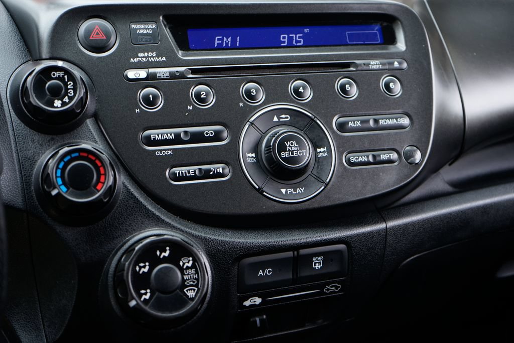 Used 2013 Honda Fit Sport image 27