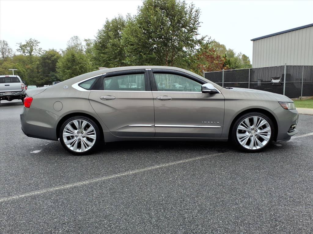 Used 2017 Chevrolet Impala Premier w/ Enhanced Convenience Package FWD image 3