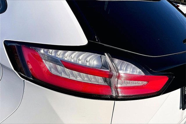 Used 2021 Ford Edge SE image 23