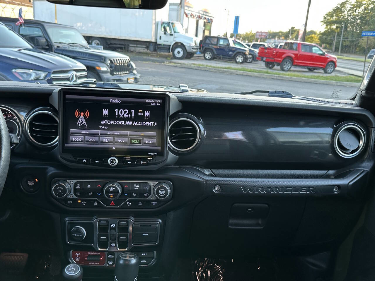 Used 2022 Jeep Wrangler Unlimited Rubicon w/ Trailer Tow Package image 21