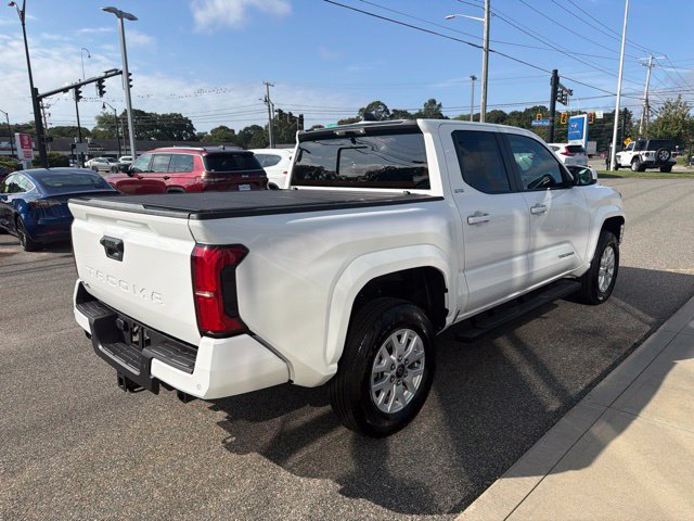 Used 2025 Toyota Tacoma SR5 AWD/4WD image 10