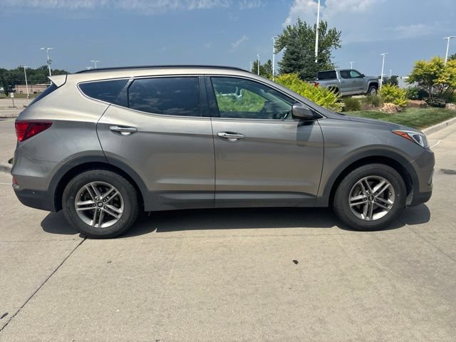 Used 2017 Hyundai Santa Fe Sport AWD/4WD image 2