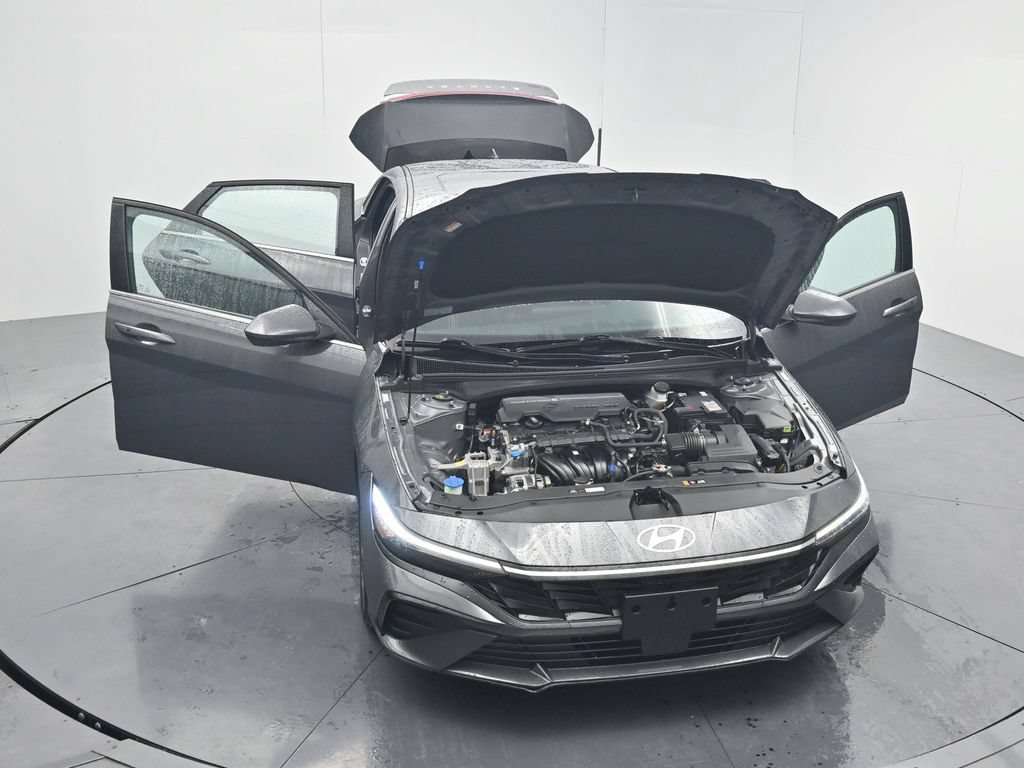 Used 2025 Hyundai Elantra SEL FWD image 57