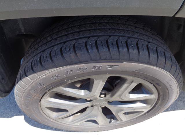 Used 2017 Jeep Renegade Altitude AWD/4WD image 19