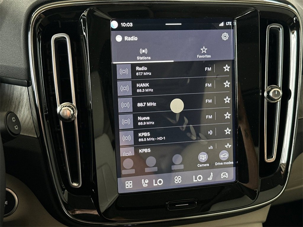 New 2026 Volvo XC40 B5 Ultra image 17