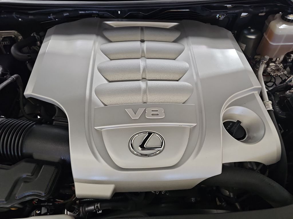 Used 2020 Lexus LX 570 4WD w/ Luxury Package image 33