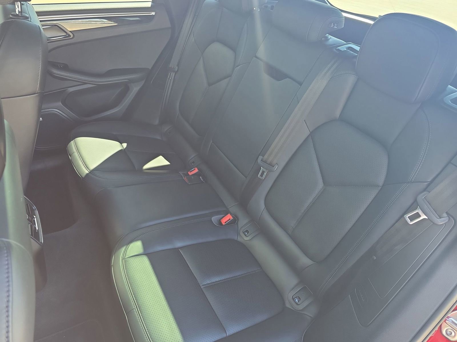 Used 2020 Porsche Macan image 24