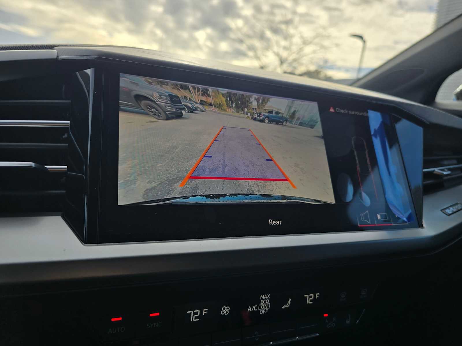 New 2026 Audi Q4 e-tron Premium image 29