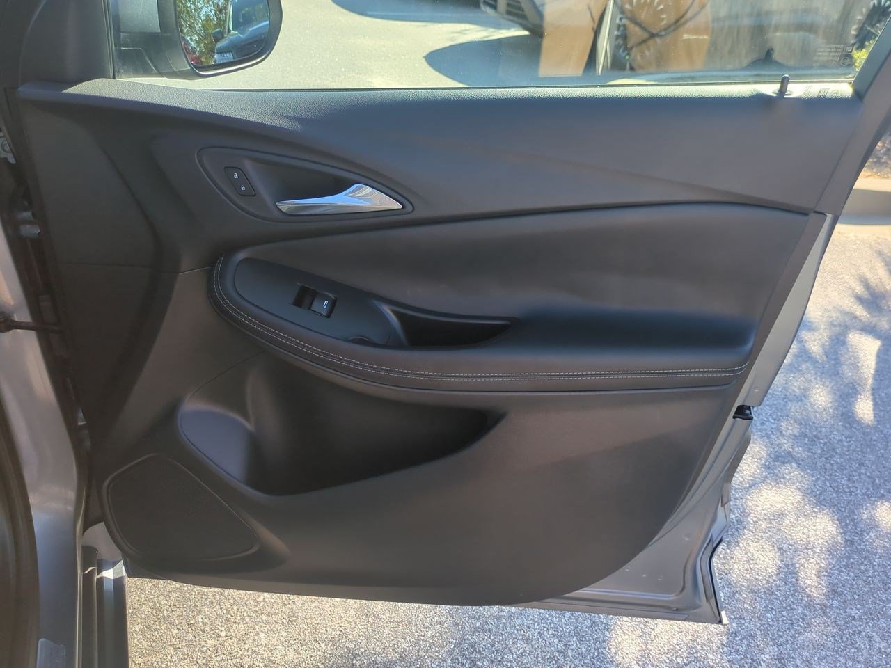 Used 2022 Buick Encore GX Preferred w/ Sport Touring Package FWD image 37