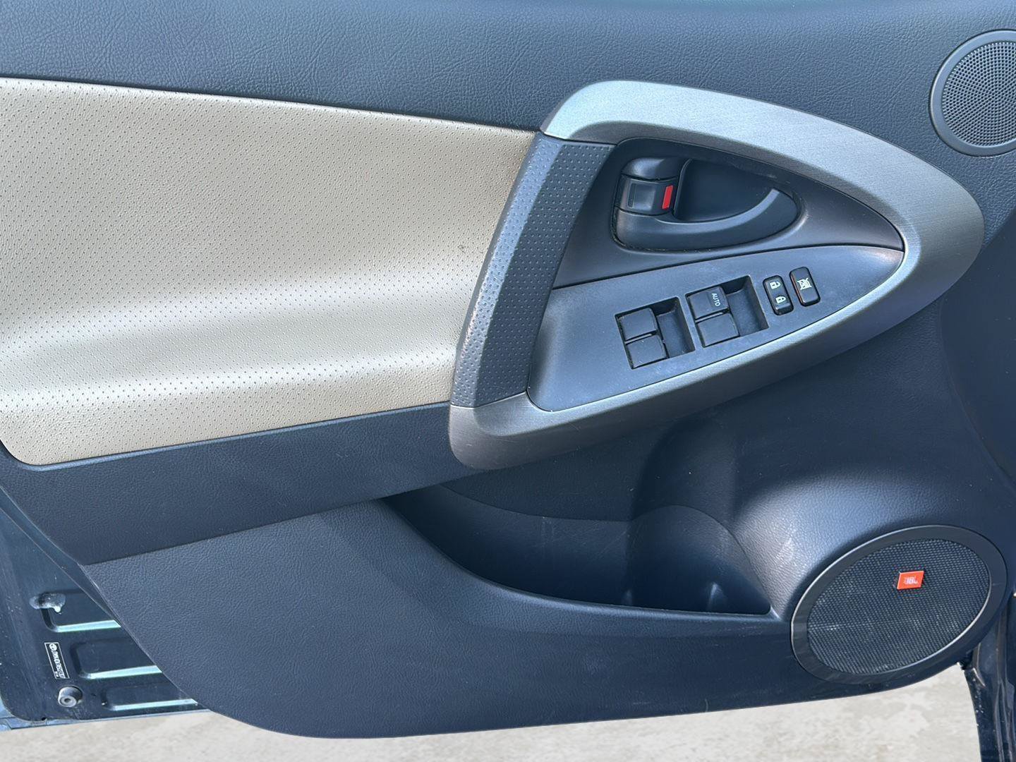 Used 2010 Toyota RAV4 Limited w/ Limited Extra Value Pkg FWD image 4