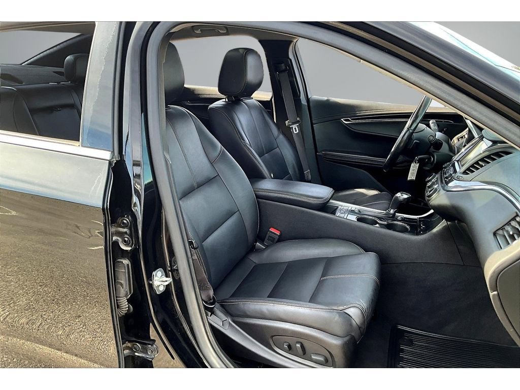 Used 2017 Chevrolet Impala LT image 27