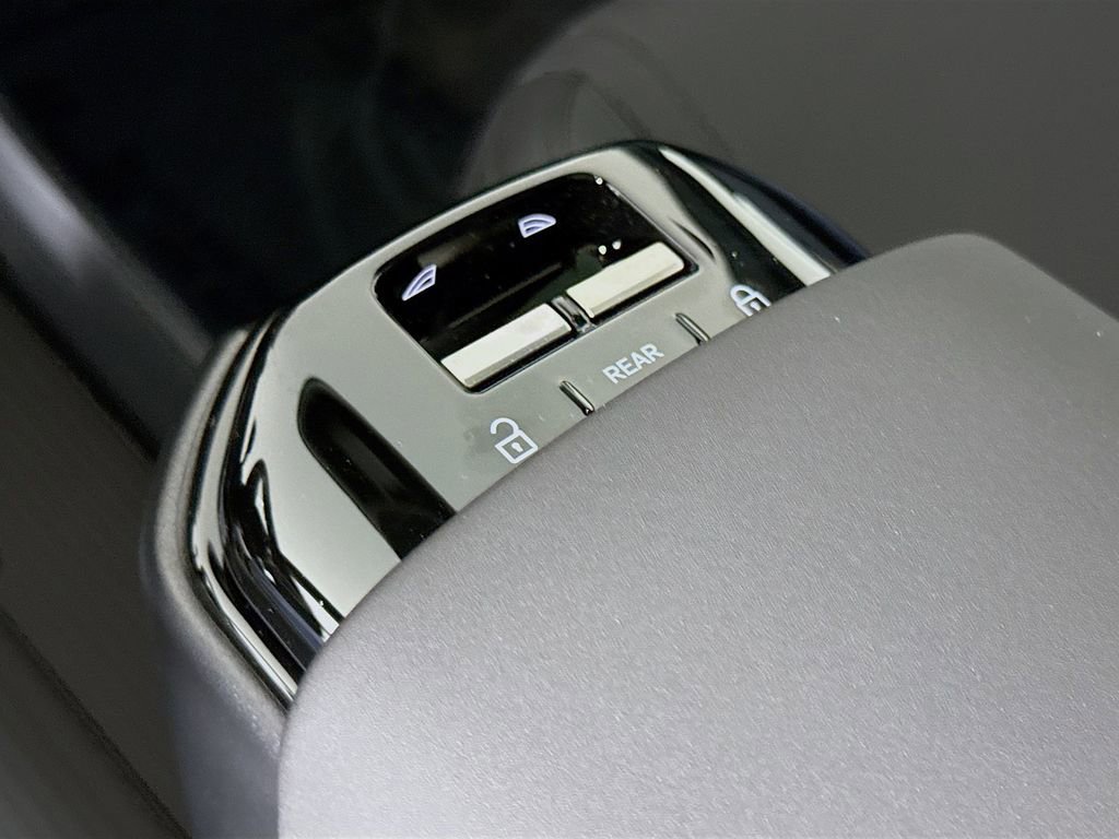 New 2026 Volvo EX30 Ultra w/ Protection Package image 17