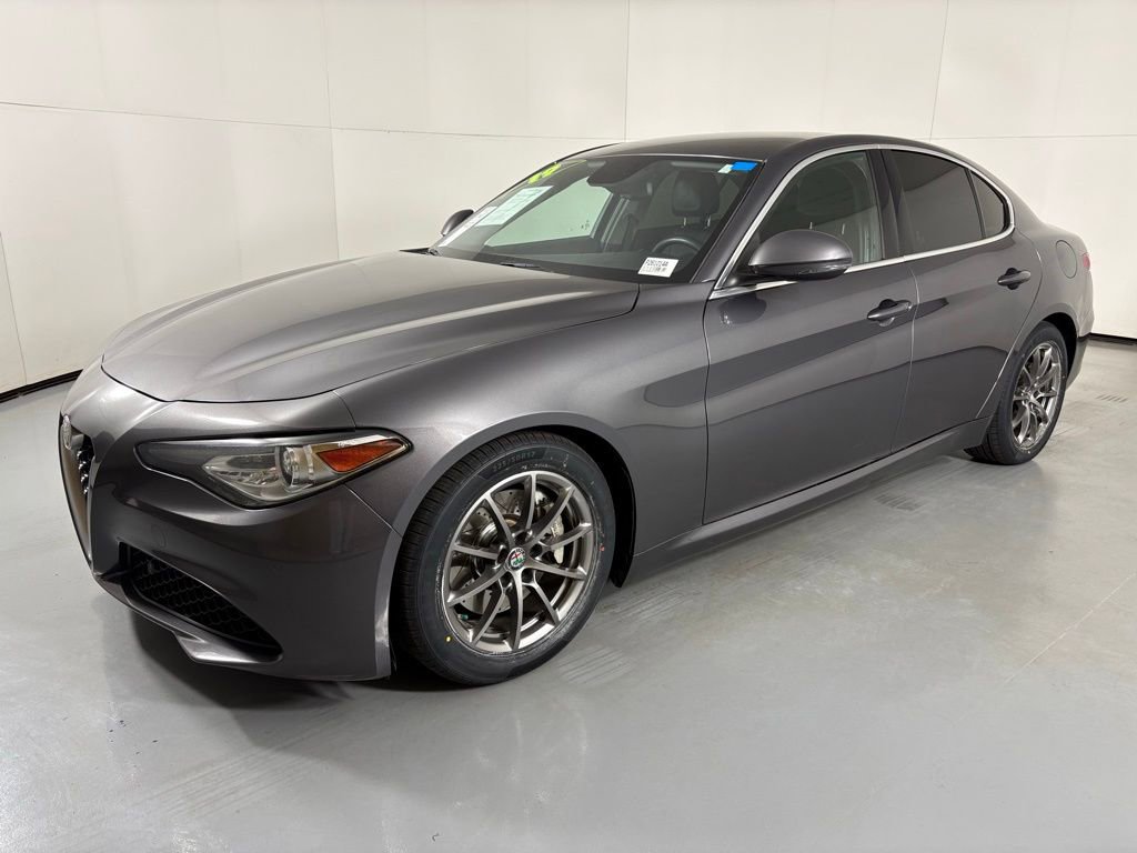 Used 2019 Alfa Romeo Giulia image 5