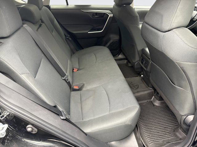Used 2022 Toyota RAV4 LE image 17