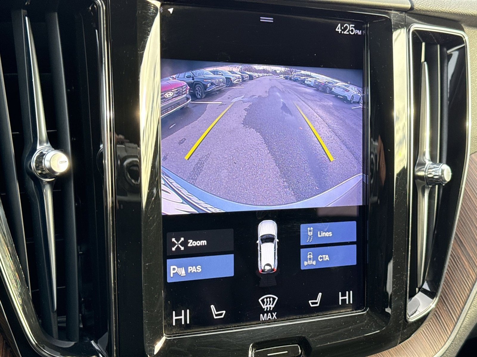 Used 2021 Volvo XC60 T5 Momentum image 19